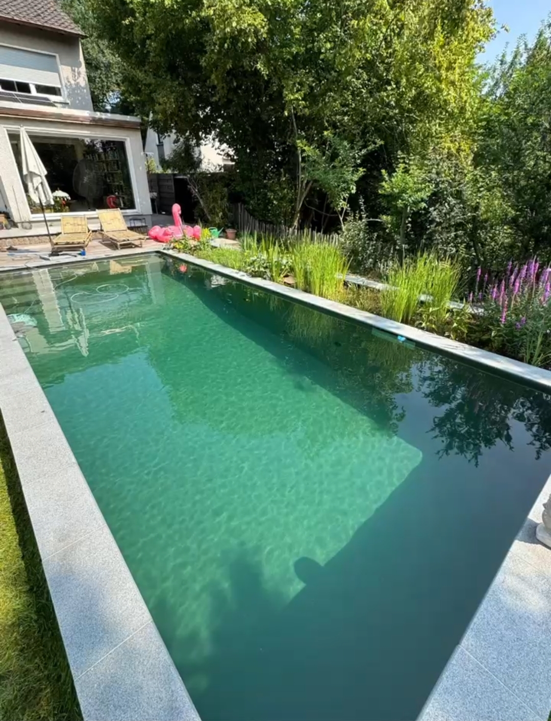 Einfamilienhaus – Düsseldorf: Sanierung und Erweiterung mit Pool